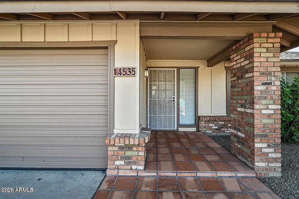 4 bed, 2.0 bath, 2080 sqft, $2,850 — Photo 4