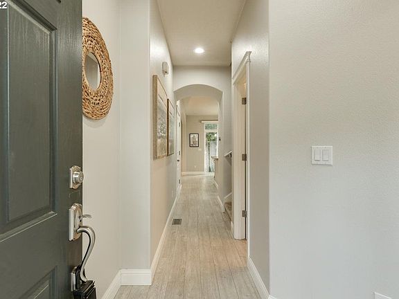 2nd image of 272 NE 47th Pl