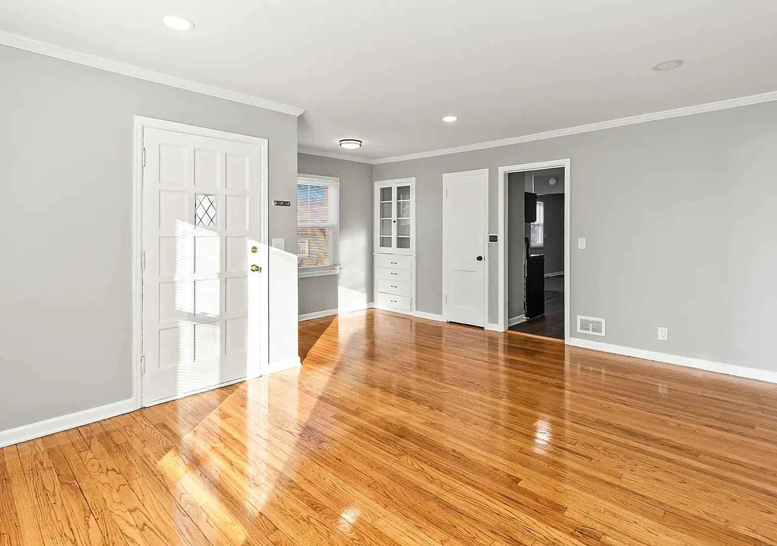 6352 Poppleton Ave. — Photo 3