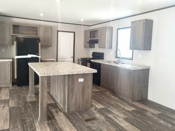 351 Cochise Dr, Ferris, TX 75125