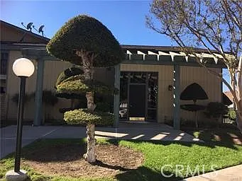278 N Wilshire Ave — Photo 18