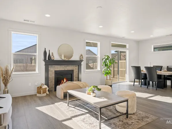 7685 W Itasco Dr, Boise, ID 83709