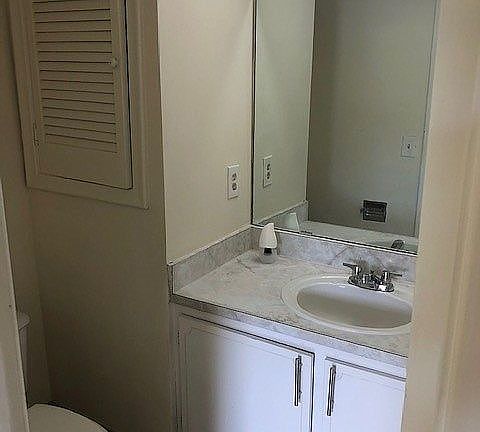 5th image of 300 S Hollybrook Dr #64-106