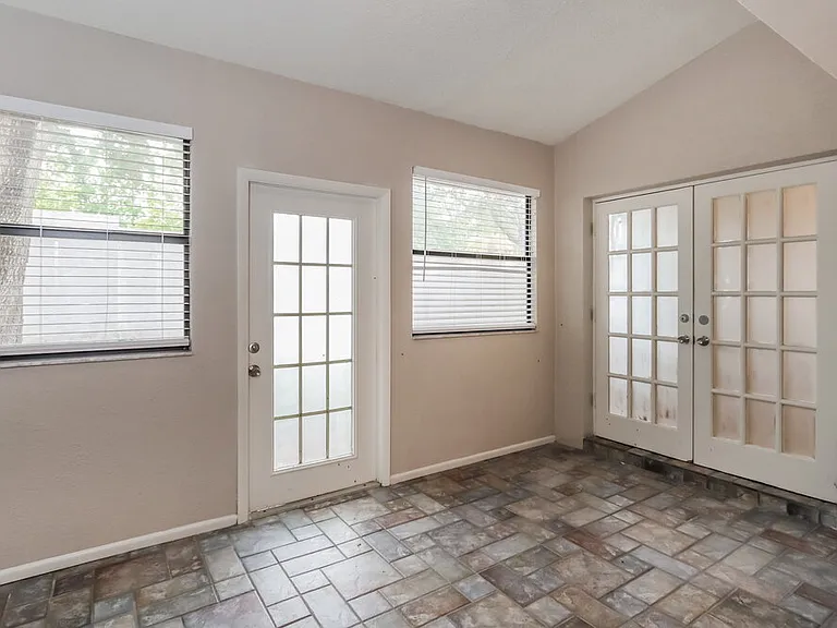 11504 Robles Del Rio Pl — Photo 9