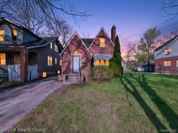 19345 Omira St, Highland Park, MI 48203