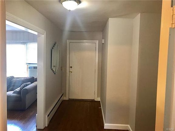 4th image of 190 Frederick St