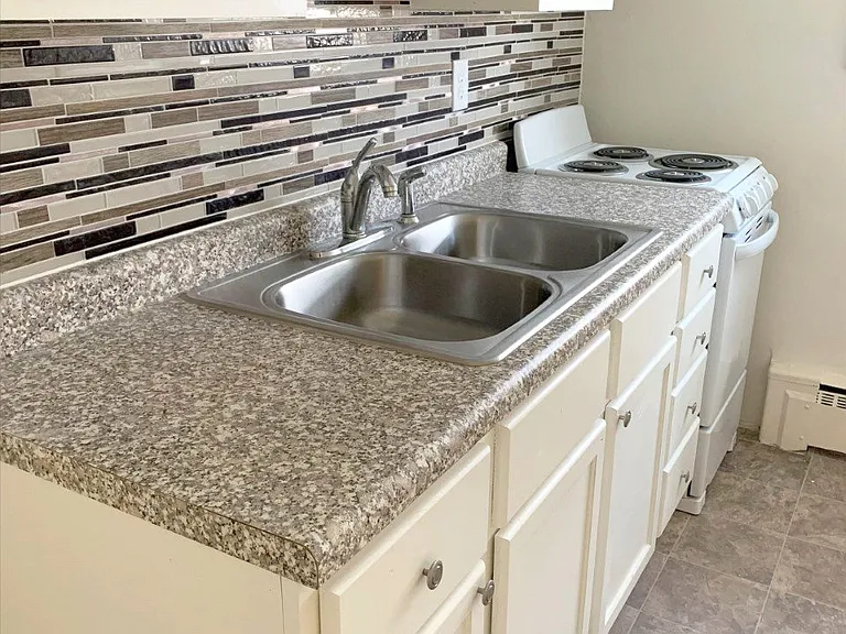 Adrian Apartments (CLO) — Photo 13