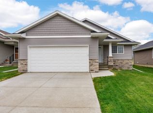 5112 Dostal Dr SW, Cedar Rapids, IA 52404