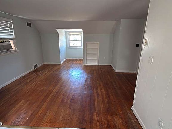 3rd image of 19 Oak Ter Unit 2