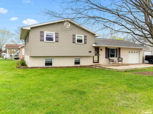 16212 N Admiral Dr, Chillicothe, IL 61523