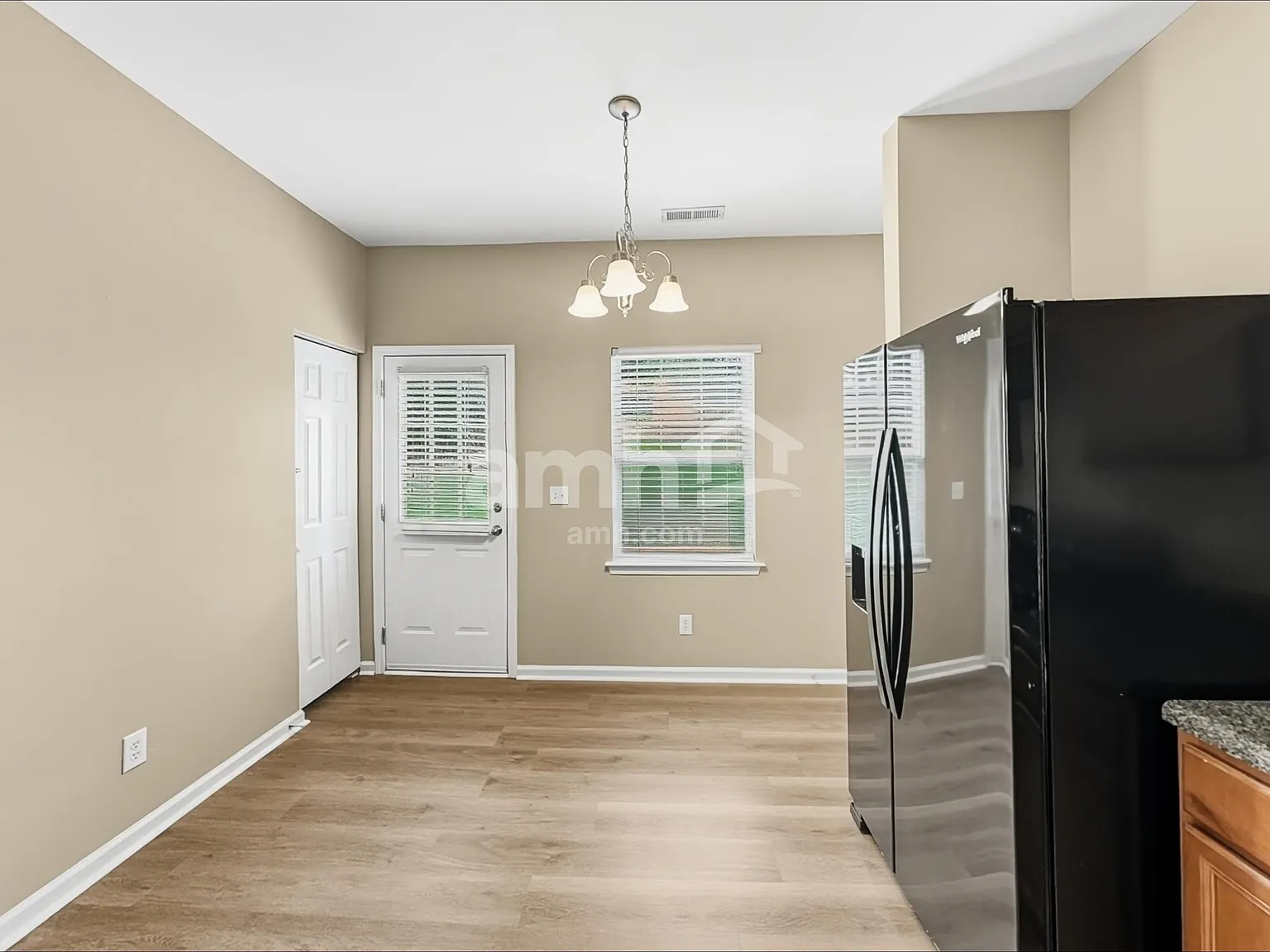 3 bed, 2.5 bath, 1658 sqft, $2,070 — Photo 4