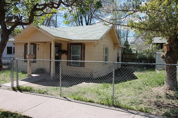 610 Mitchell St photo 1