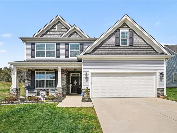 700 Cannonade Dr, Whitsett, NC 27377