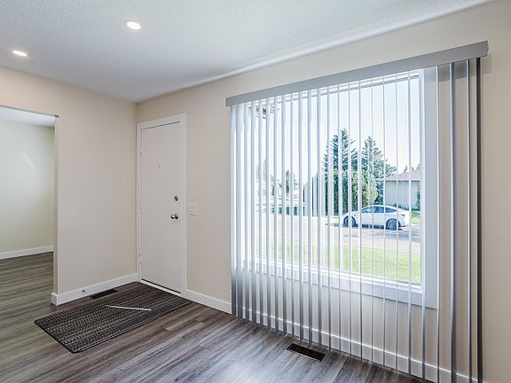 2nd image of 36 Harrow Cir NW