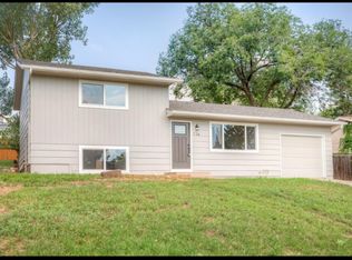 726 Paradise Ln, Colorado Springs, CO 80904