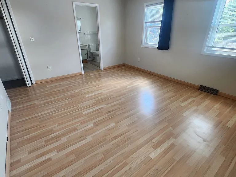58 Montgomery St — Photo 10