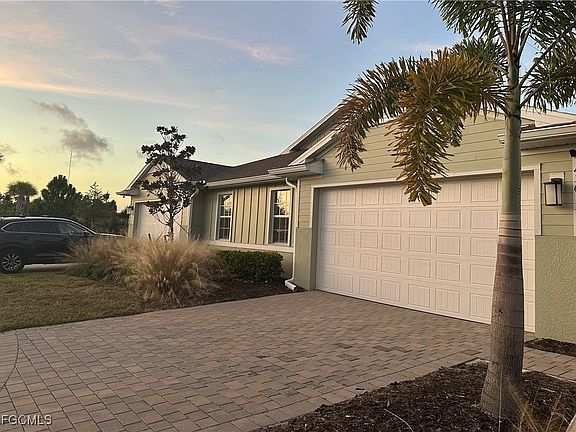 2nd image of 43613 Sparrow Dr