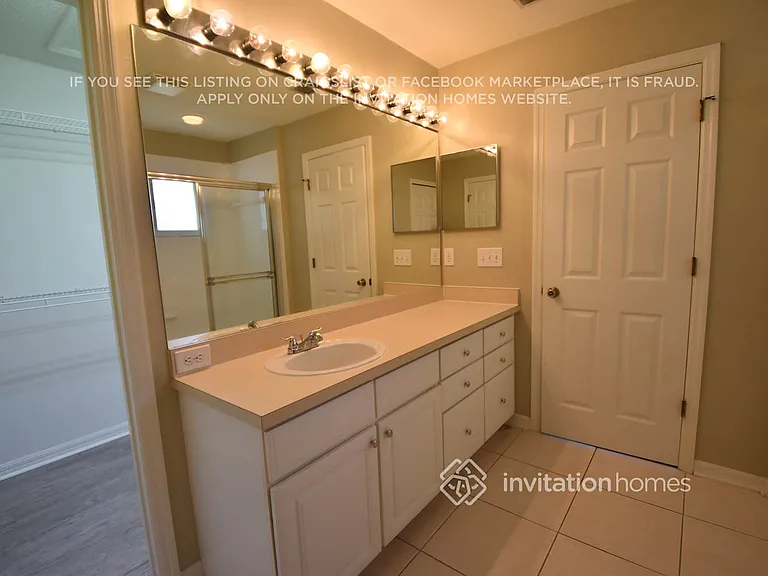 4635 Sanibel Way — Photo 16