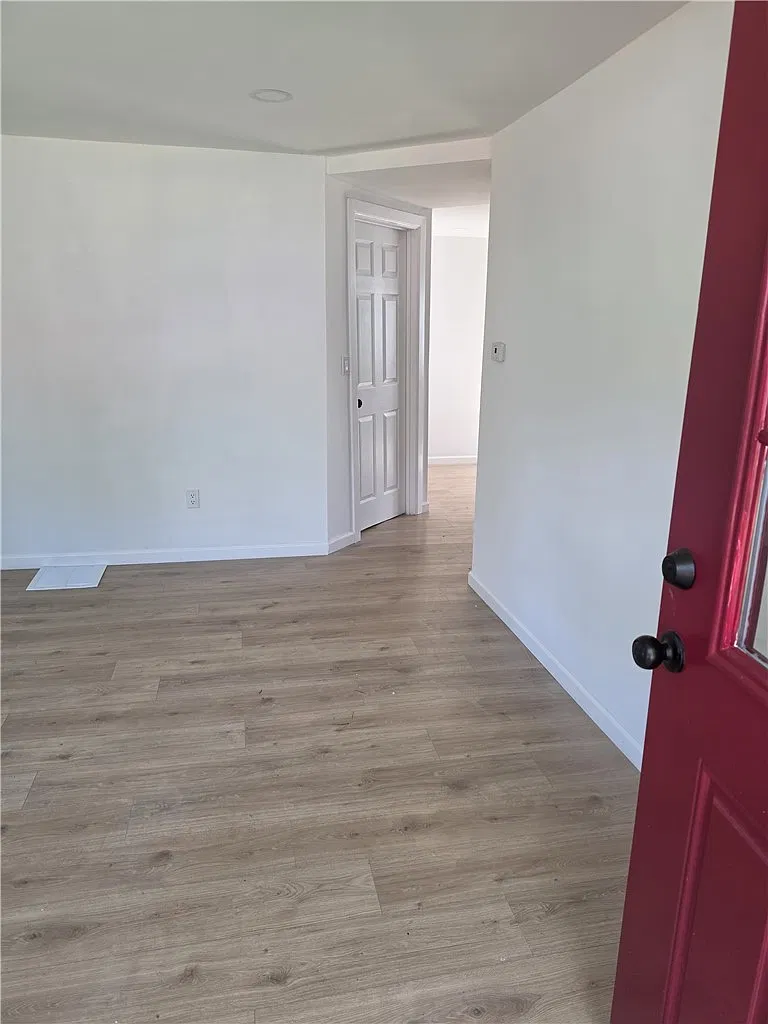 2 bed, $950 — Photo 2