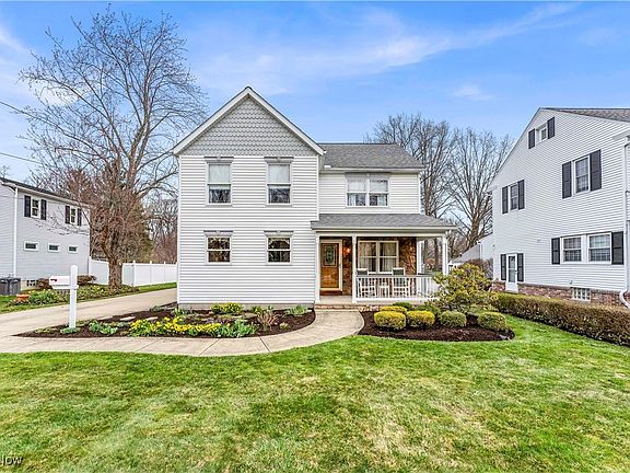 3rd image of 8527 Forestview Ave