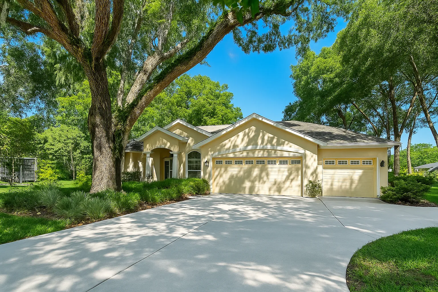 8216 SW 196th Court Rd — Photo 1