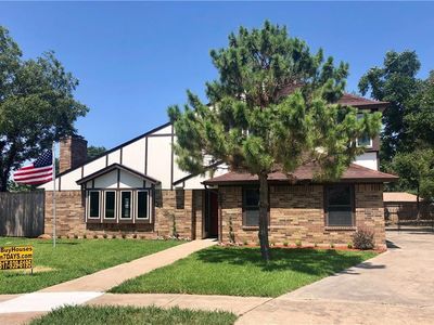 2040 Oakmeadow Ct, Bedford, TX, 76021