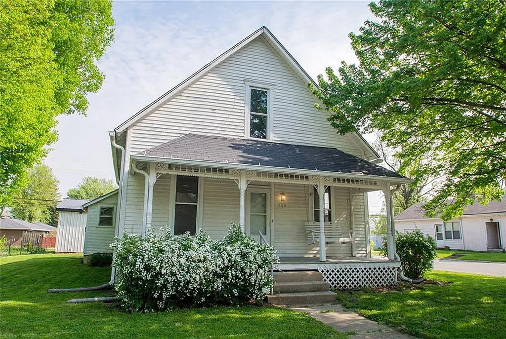 308 E South St photo 1
