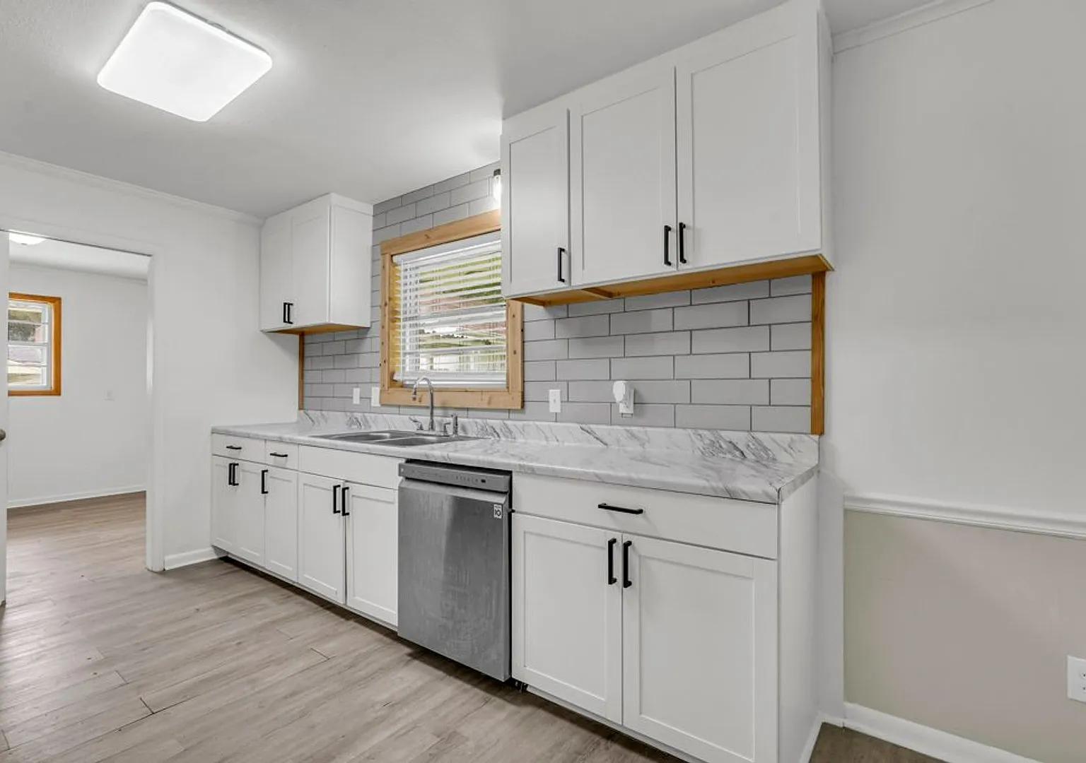Renovated 3 Bedroom 2 Bath Home for Rent with Detached Garage! — Photo 4