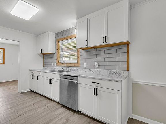 4th image of 207 Hancock St