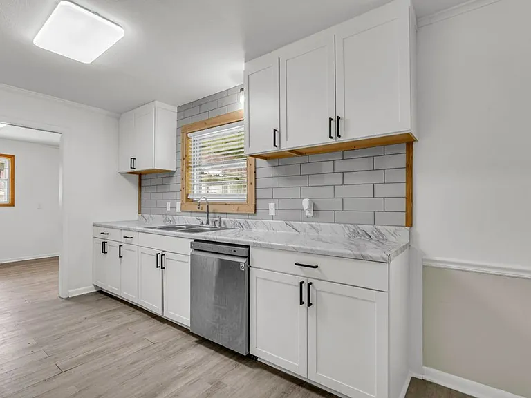207 Hancock St — Photo 6
