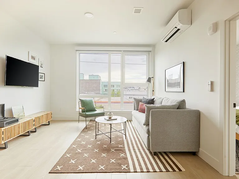 Solis Apartments — Photo 56