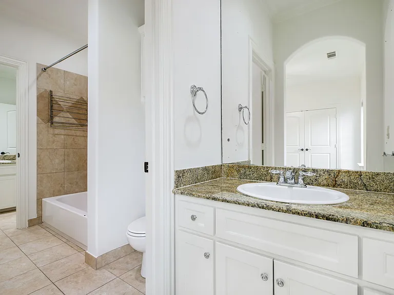 3606 S Versailles Ave — Photo 39