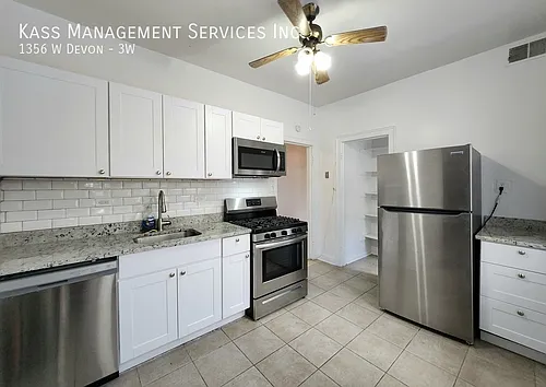 1356 W Devon Ave #3W Photo 1 1356 W Devon Ave #3W Photo 1