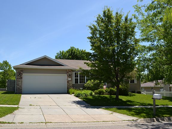 3rd image of 1550 W Garfield Cir