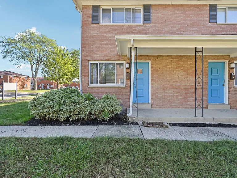 Worthington Court II — Photo 28