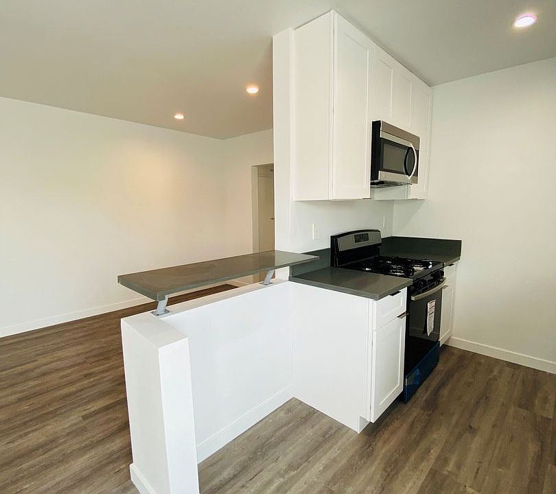 1st image of 11422 Iowa Ave #11422