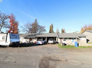 302 SE Carter St, Winston, OR 97496
