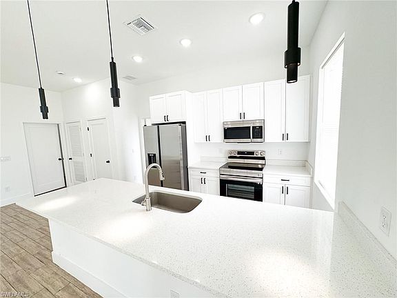 4th image of 2503 26th ST W