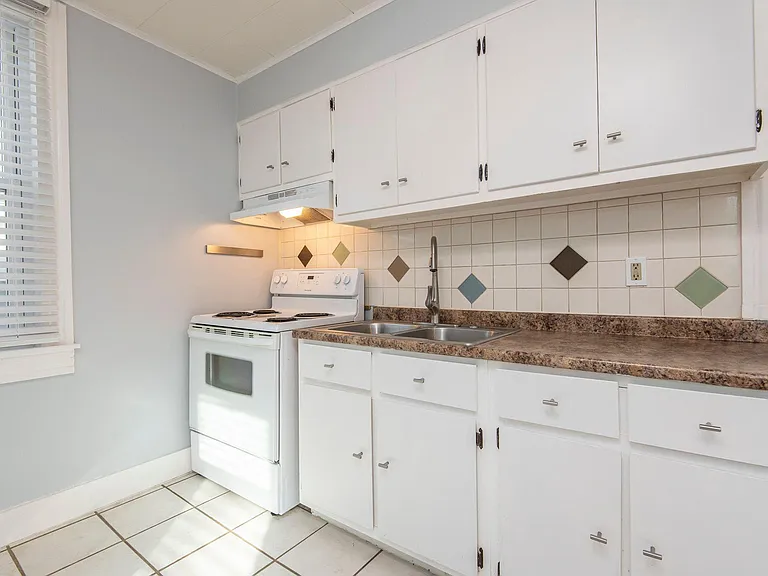2615 N Wauwatosa Ave — Photo 4