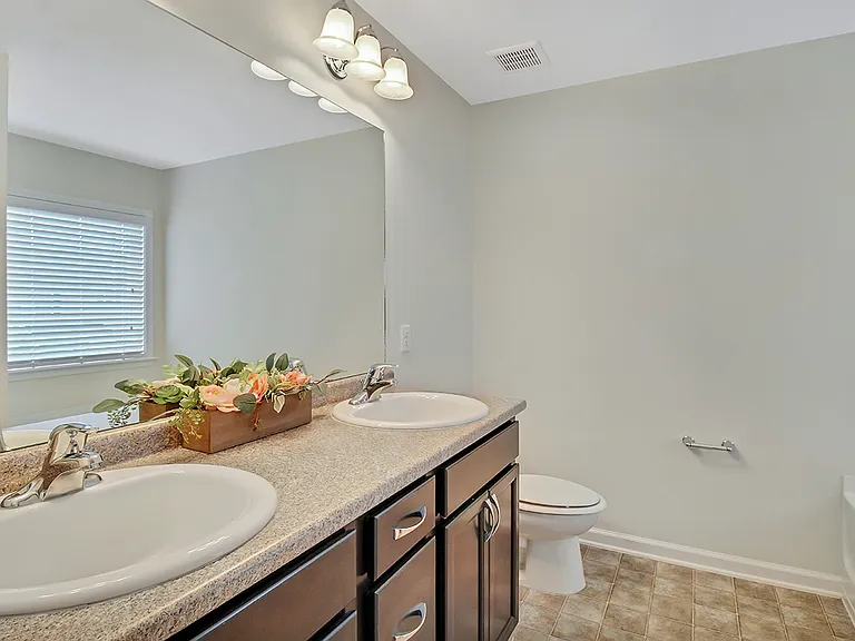 208 Ventura Pl — Photo 15