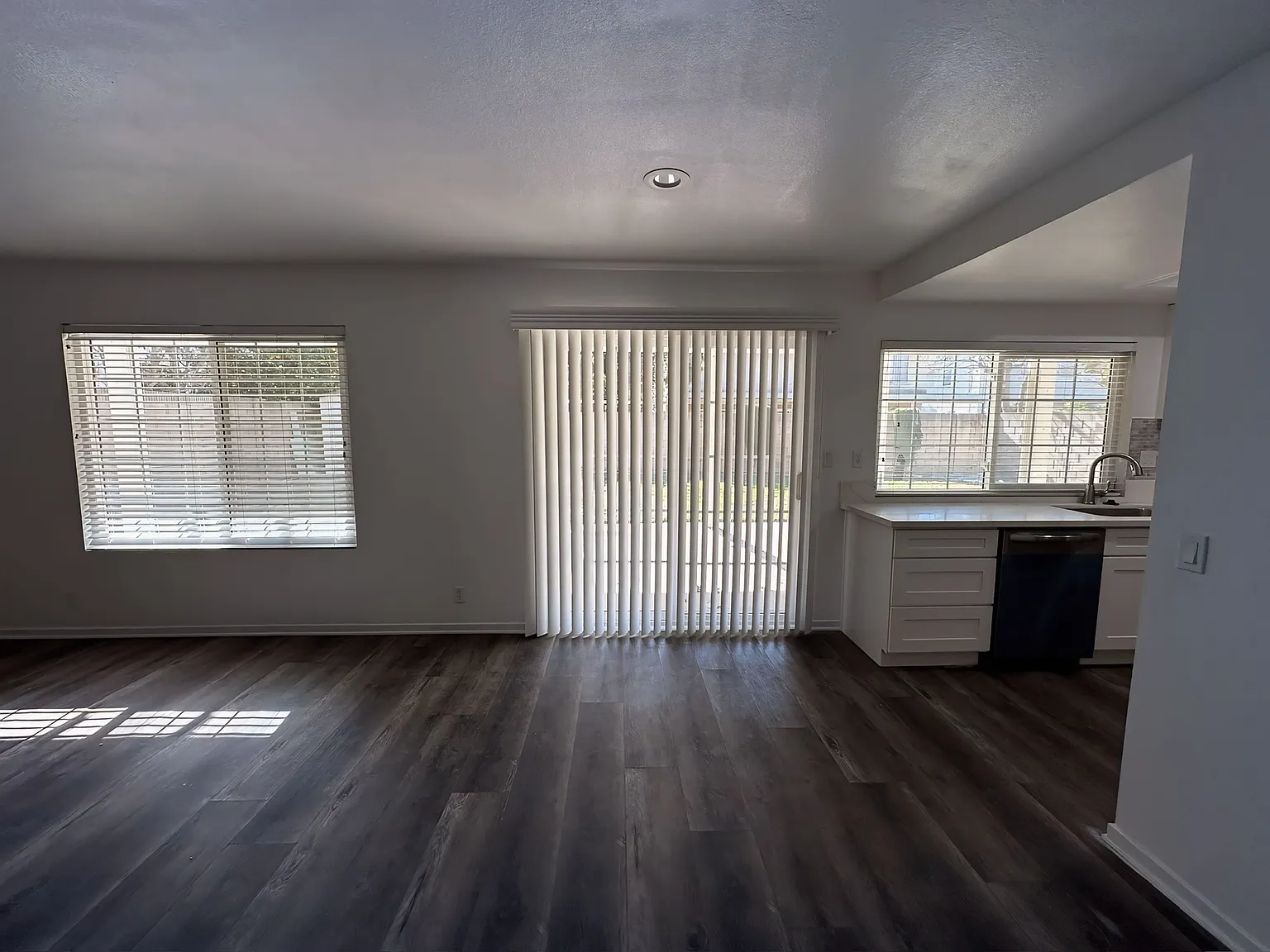 2016 W Cherry Dr — Photo 2