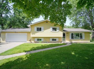 2218 Kenilworth Rd, Jackson, MI 49203