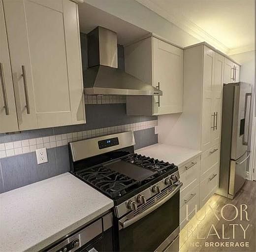 2nd image of 960A The Queensway