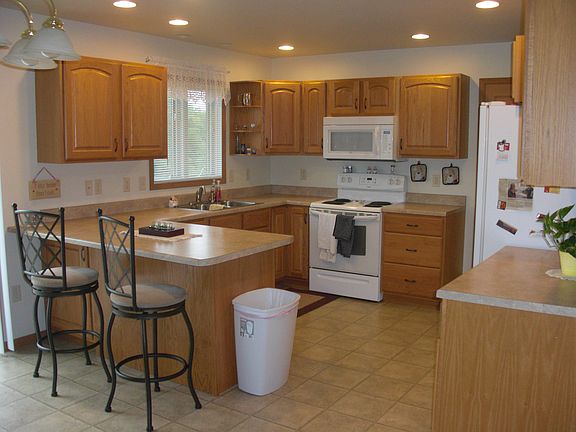 Beautiful and large kitchen