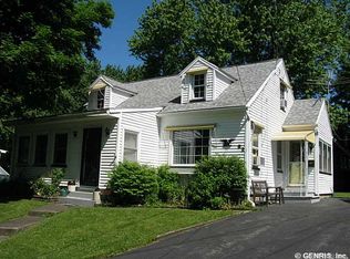 82 Traver Cir, Rochester, NY 14609