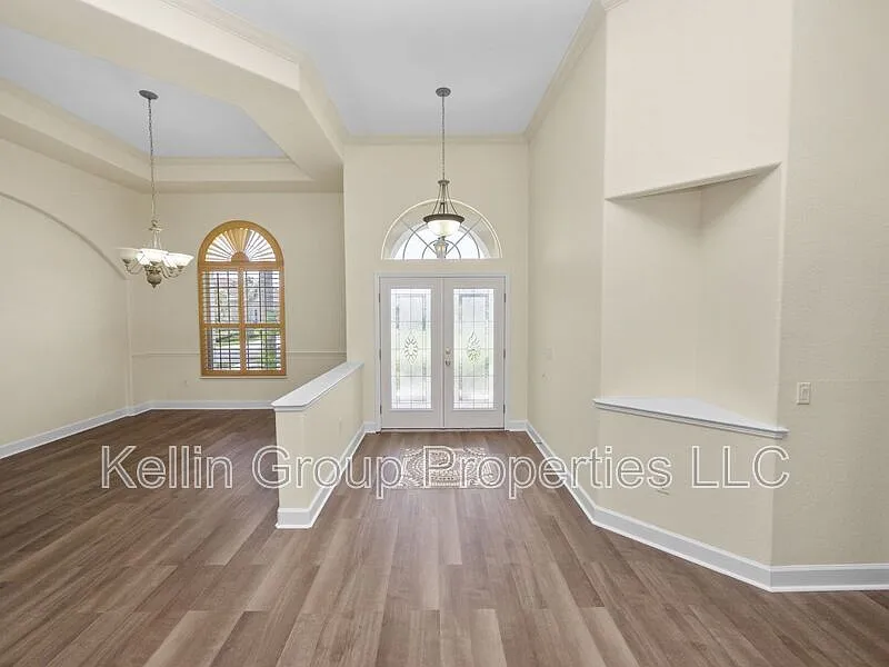 4 bed, 3.0 bath, 2457 sqft, $3,200 — Photo 3