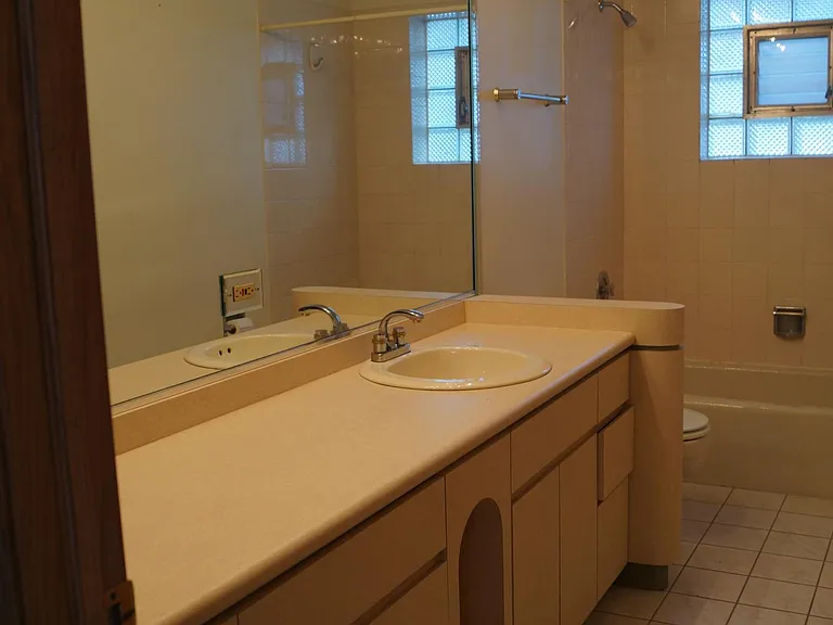 217 S Dryden Pl #2 — Photo 6