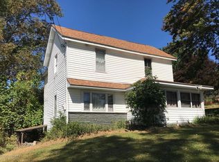 99 Elizabeth St, Hawley, PA 18428