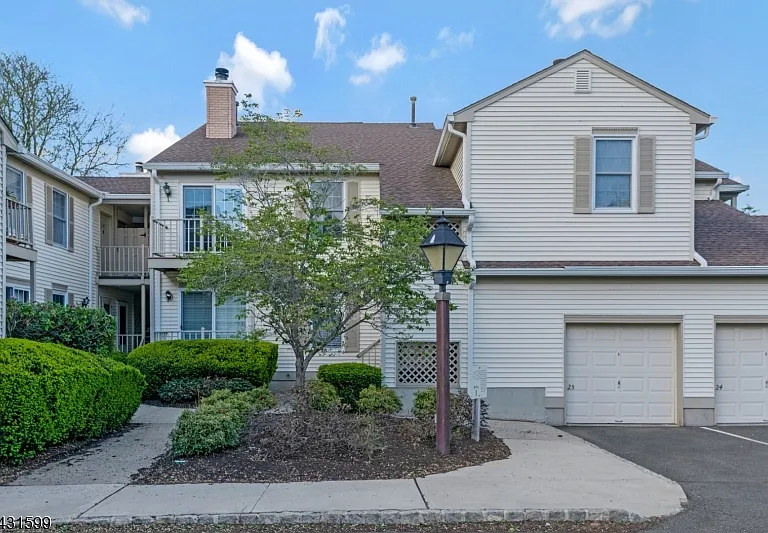24 Spring Valley Blvd — Photo 1