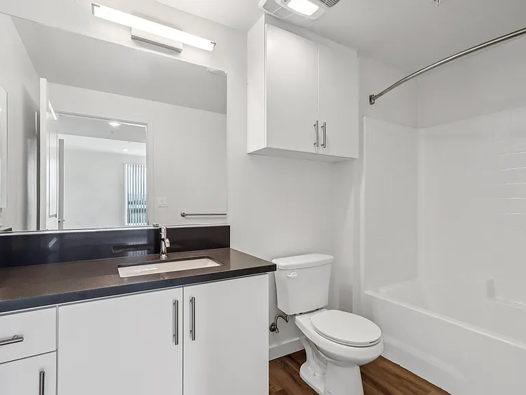 Cloud Nine Luxury Apartments — Photo 33